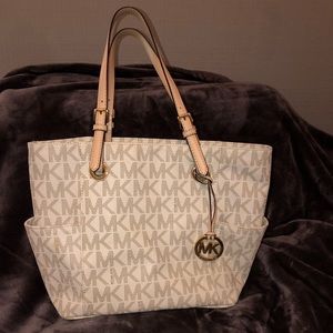 MICHAEL KORS Vanilla Jetset Tote